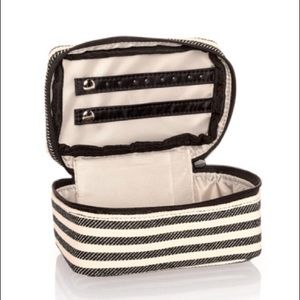 thirty-one Bags - NIP Baubles & Bracelets in Twill Stripe thirty-one Bags - NIP Baubles & Bracelets in Twill Stripe